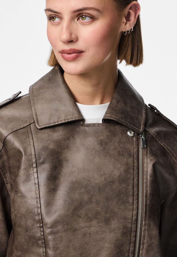 PCSADIE JACKET - Faux leather jacket - chicory coffee2
