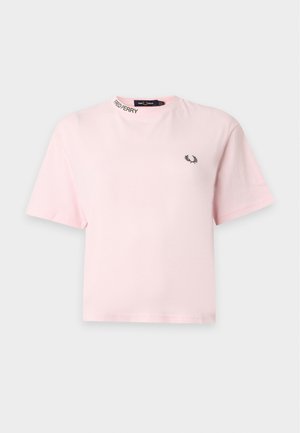 Fred Perry, EMBROIDERED - Обикновена тениска - iced pink