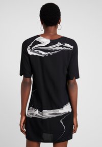 Desigual Vapaa-ajan mekko - black