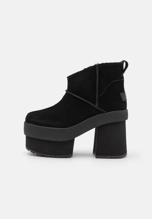 UGG, Bottines à talons hauts - black
