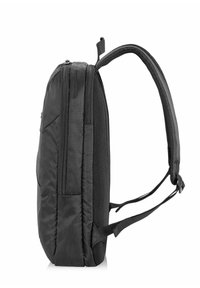 Czarna plecak z gładką fakturą, wyposażony w boczną kieszeń na zamek, wyściełane szelki i smukły design. Odpowiedni do codziennego użytku.