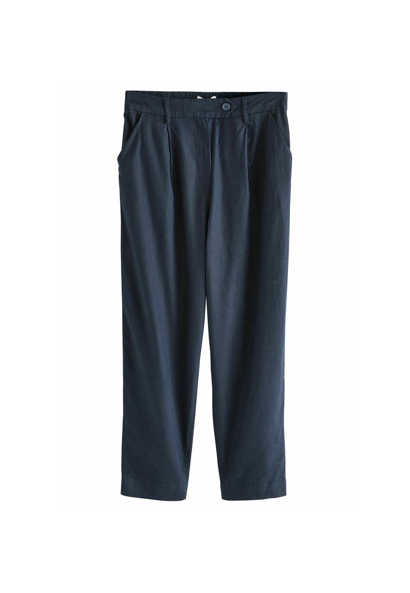 Marineblauwe broek van een lichtgewicht stof met voorpanden, zijzakken en een knoopsluiting. Rechte pijpen en een ontspannen pasvorm.