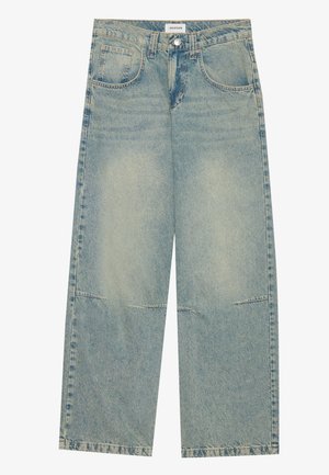 Lyseblå vidbenede jeans lavet af denim, med to forlommer, knaplukning og en falmet vask med synlige sømme.