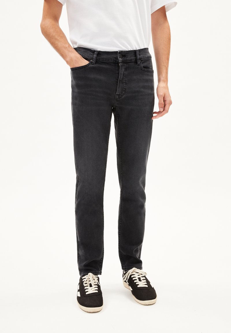 ARMEDANGELS - IAAN COMFORT - Straight leg jeans - wavy black, Enlarge