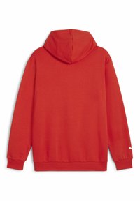 Rød hoodie lavet af bomuldsblanding, har en kangaroo-lomme, ribbede manchetter og kant, samt et lille logo på venstre ærme.