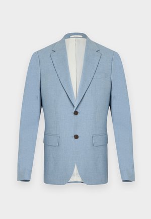 Blazer homme bleu clair avec revers crantés, deux boutons foncés, poches à rabat et doublure crème, présenté sur fond blanc.