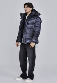 SIKSILK Chaqueta de invierno - dark grey