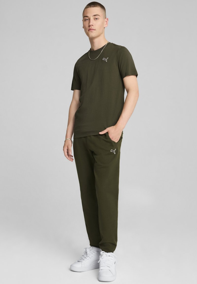Puma BETTER ESSENTIALS TEE - T-shirts basic - dark olive