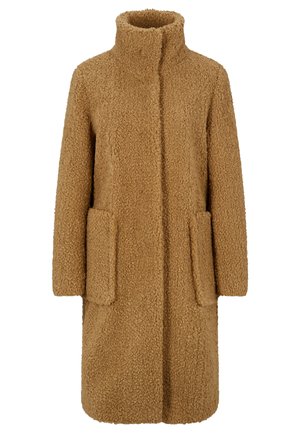 Langer Kamelbrauner Teddy-Mantel mit hohem Kragen, langen Ärmeln, aufgesetzten Fronttaschen und einem weichen, strukturierten Fleece-Stoff.