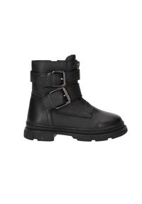 Zwarte lederen enkellaars met twee verstelbare gespen, een gestructureerd oppervlak en een rubberen zool met profiel. Heeft een ronde neus en een enkellengte ontwerp.