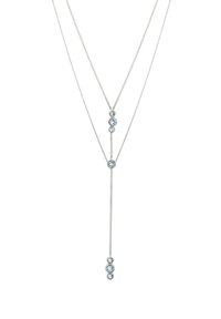 Sølvvedhæng i halskæde med tre runde lyseblå ædelstene arrangeret lodret på en delikat kæde, med et elegant, minimalistisk design.