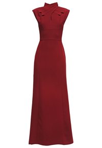 Robe bordeaux sans manches, longue jusqu'au sol, avec une taille cintrée et un col haut plissé comportant une découpe en forme de trou de serrure.