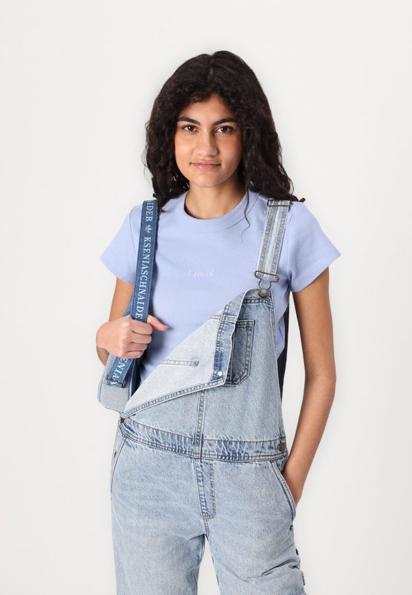 YARNHILL - Basic T-shirt3