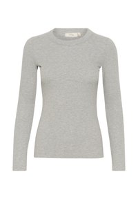 Ljusgrå långärmad ribbad stickad topp med rund halsringning. Tyget verkar mjukt med en figurnära passform och minimala sömnadsdetaljer.
