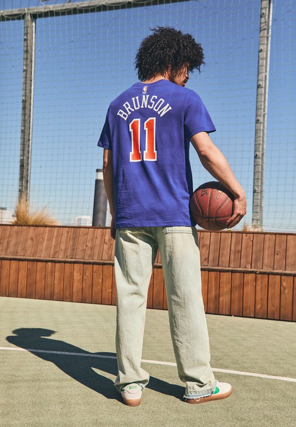 NBA NEW YORK KNICKS JALEN BRUNSON TEE - Club wear3