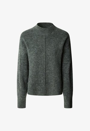 Maglione grigio realizzato in un tessuto morbido e testurizzato, con un collo alto, maniche a caduta e un dettaglio centrale con cuciture davanti.