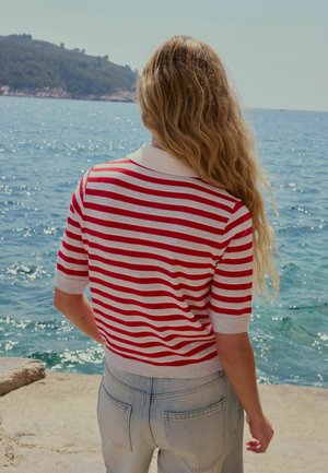 Next, PETITE FIT - STRIPED KNIT LOOK SHORT SLEEVE POLO TOP - Poloshirts - grey red
