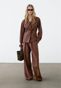 Massimo Dutti - FLOWING KIMONO - Summer jacket - brown Thumbnail Image 1