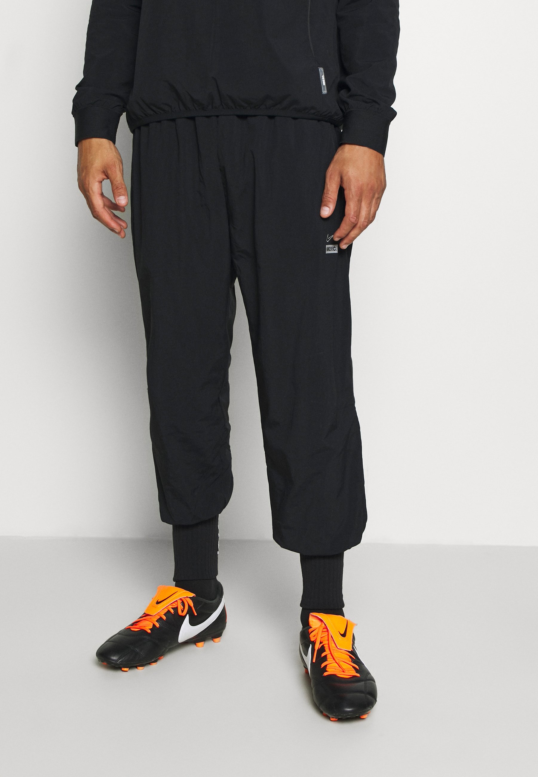 nike performance cuff pant