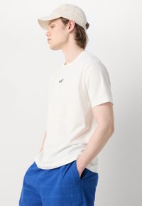 GANT CONTRAST SMALL LOGO - T-shirt basic - eggshell