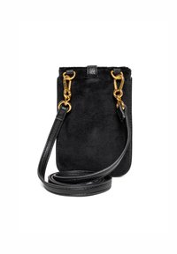 Schwarze Wildleder-Crossbody-Tasche mit goldenen Beschlägen, ausgestattet mit einem strukturierten Riemen und glatten Lederakzenten. Kompakte rechteckige Form.