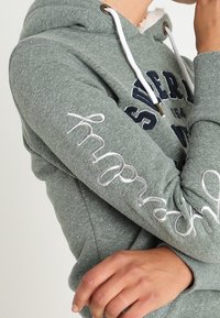 Superdry & Co Felpa con cappuccio - green