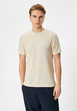 - T-shirt z nadrukiem