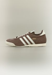 Δεν επιλέχθηκε, earth strata/off white/footwear white