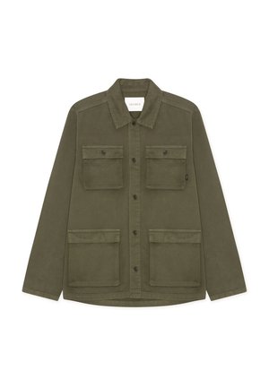 Olijfgroene button-up jack met vier voorste klepzakken en een kraag, ontworpen voor casual draag.