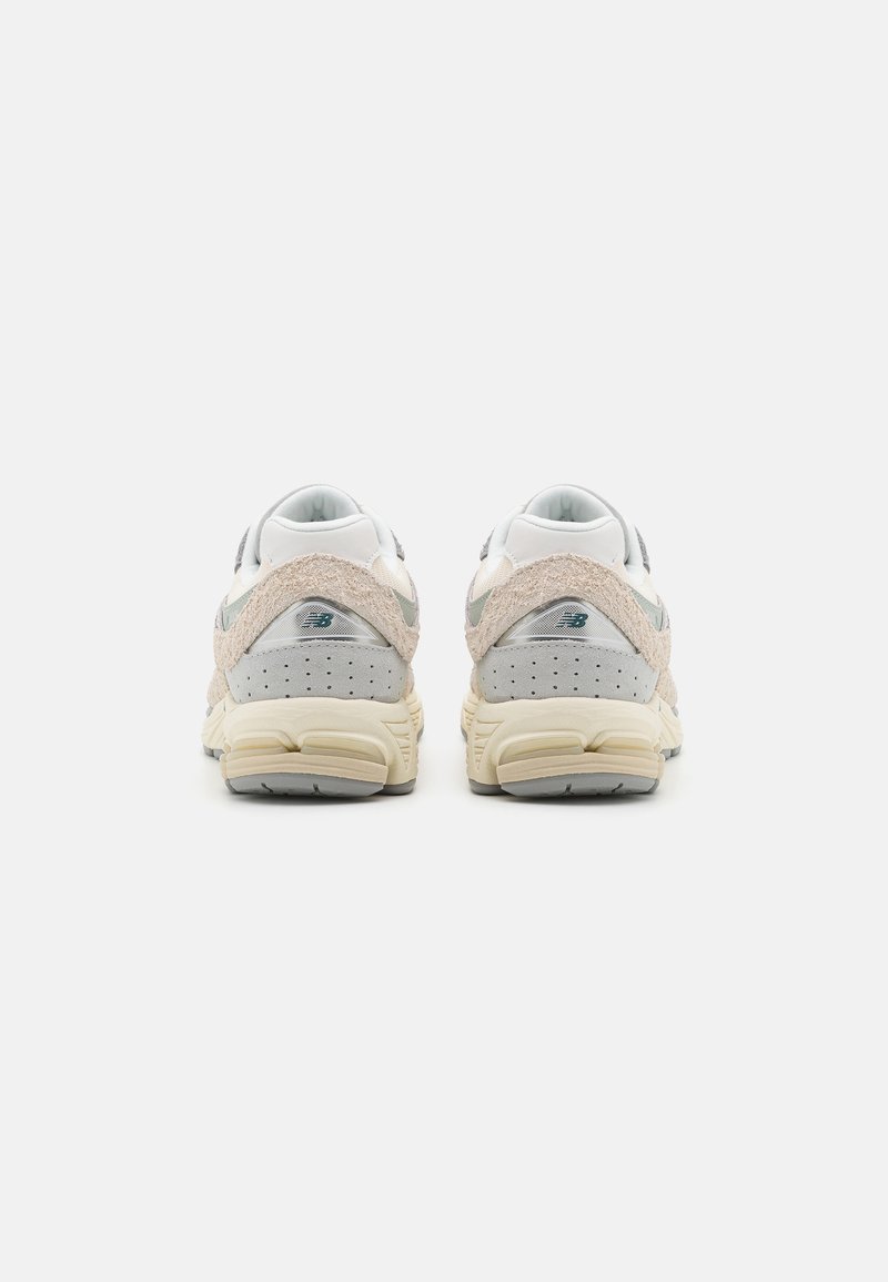 New Balance M2002 UNISEX - Sneaker low - beige/grey/beige - Zalando.de
