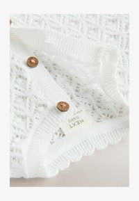 Ausgewählt, white pointelle