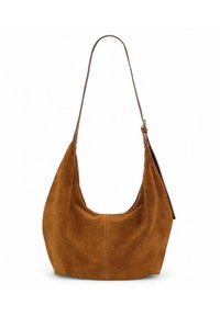 Sac hobo en suède marron avec une forme incurvée, une bandoulière en cuir amovible et une texture lisse. Présente une couture verticale au centre.