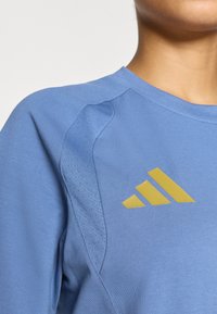adidas Performance ARGENTINA TIRO TRAVEL TEE - Ένδυση εθνικής ομάδας - crew blue