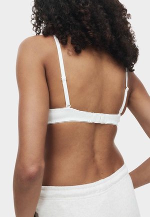 Marks & Spencer, 2 PACK RIB NON WIRED PLUNGE BRAS (A-E). - Trekants-bh'er - ivory mix