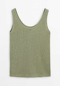 Débardeur vert en maille sans manches avec une texture côtelée verticale et un décolleté plongeant sur fond blanc.