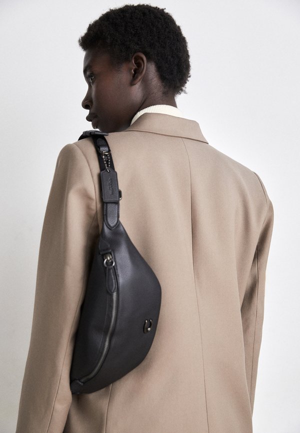 CHARTER BELT BAG WITH SCULPTED C HARDWARE BRANDING - Bum bag4