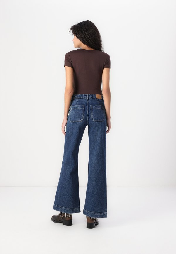 FRONT POCKET FLARE  - Flared Jeans4