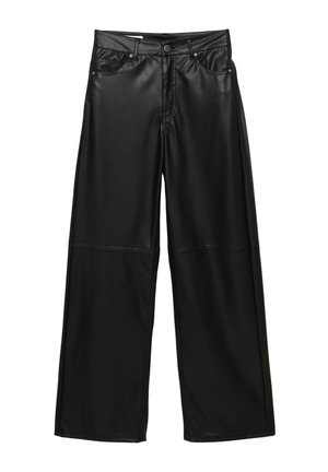 Pantaloni largi din piele sintetică neagră, cu buzunare frontale, bucle pentru curea, închidere cu button și detalii cusute sub genunchi.