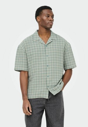Only & Sons ONSTREV LIFE RLX STRUC SS CHECK SHIRT - Chemise - iceberg green
