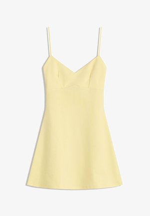 Geel spaghetti-bandjurk met een V-halslijn, getailleerde lijfje en uitlopende rok. Gladde textuur, minimalistisch ontwerp, geen zichtbare patronen.