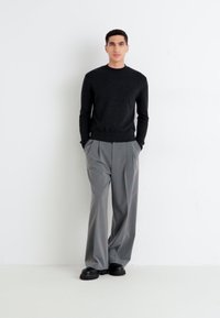 Weekday LOW WAIST LOOSE FIT SUIT - Pantalon classique - grey