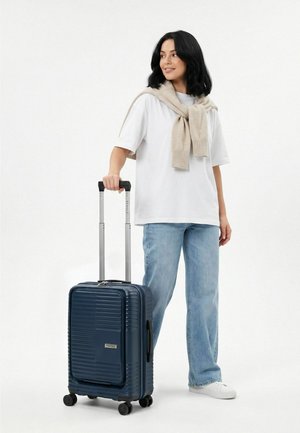 Redolz, ESSENTIALS 17 2.0 4 ROLLEN KABINENTROLLEY 55 CM LAPTOPFACH UNISEX - Trolley - navy