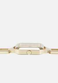 Goldfarbener rechteckiger Handgelenkchronograph mit einem verlinkten Metallarmband, sichtbarer Krone an der Seite und einem klaren Glasziffernblatt.