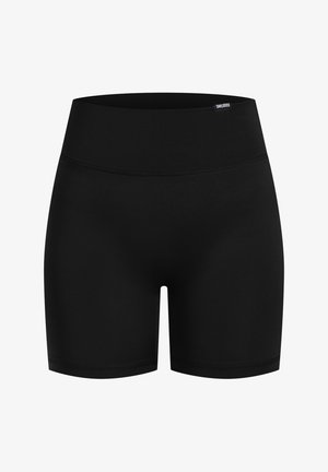 Pantalones cortos deportivos negros con una tela suave y elástica; cintura alta; sin patrones o herrajes visibles; corte a la altura de la rodilla.
