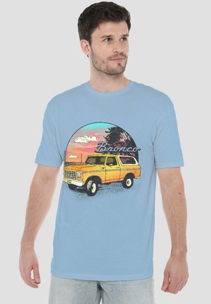 Ford, BRONCO AT THE BEACH - Print T-shirt - light blue