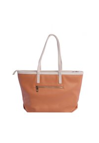 Bolso tote de cuero marrón claro con detalles en gris claro. Cuenta con dos asas resistentes y un bolsillo con cremallera en la parte frontal. Textura suave, forma rectangular.