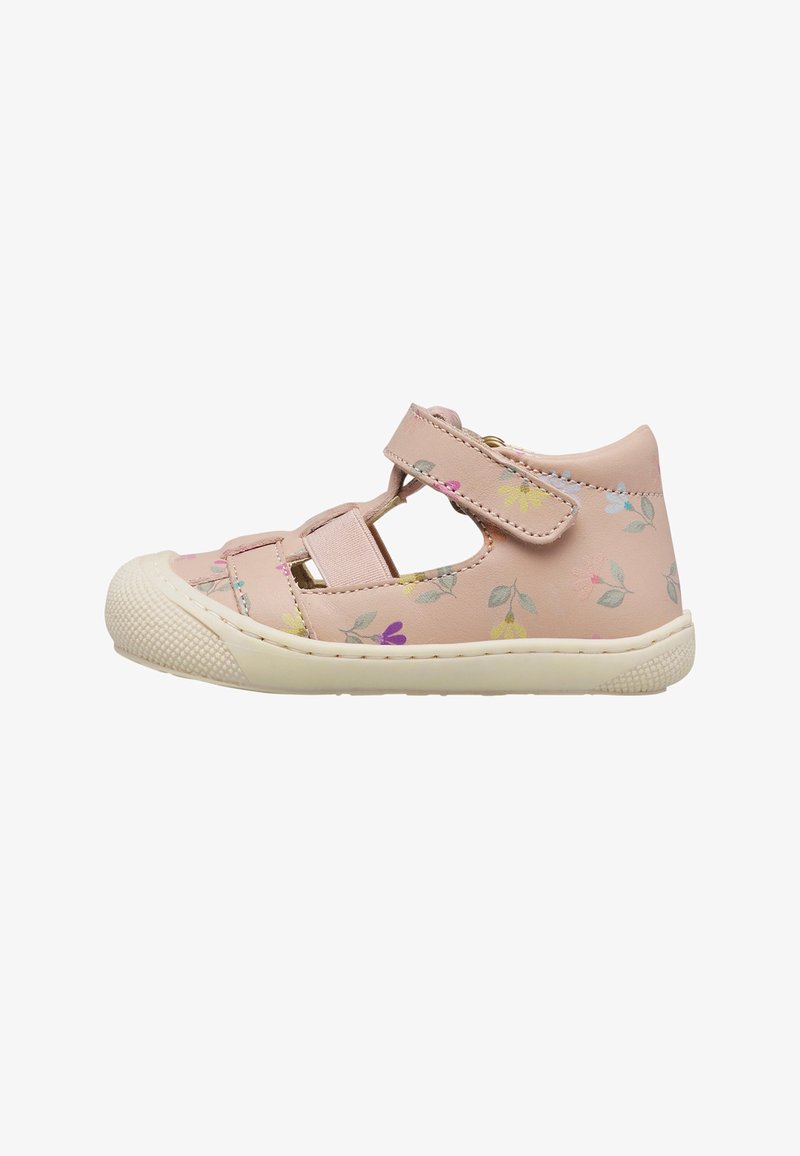 Sandale rose pour tout-petit avec bride en velcro, bout fermé, imprimé floral et semelle en caoutchouc blanche.