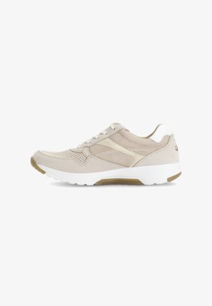 Lichtbeige sportchoenen gemaakt van suede en mesh, met een witte accent hiel, geperforeerd ontwerp en een flexibele rubberen buitenzool.