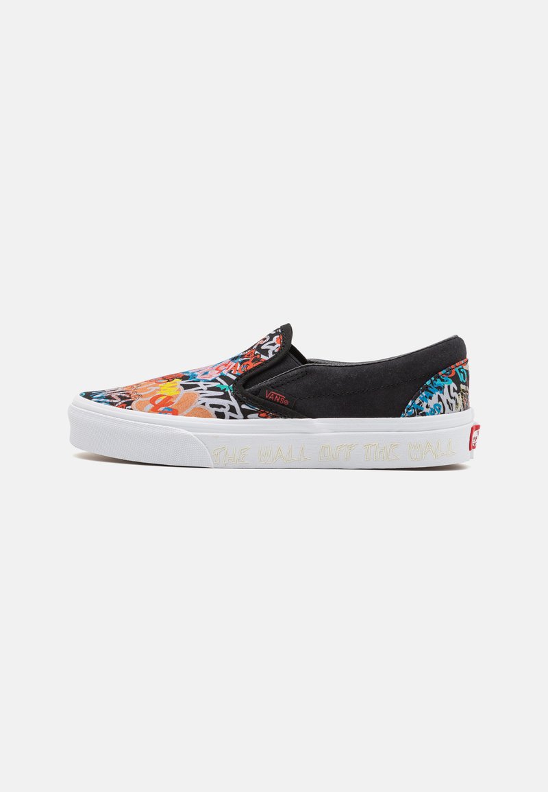 Vans CLASSIC SLIP-ON UNISEX - Belebújós cipők - black/multi-coloured