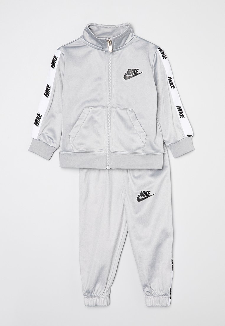 Nike Sportswear Trainingspak grijs Nike Sportswear Trainingspak grijs
